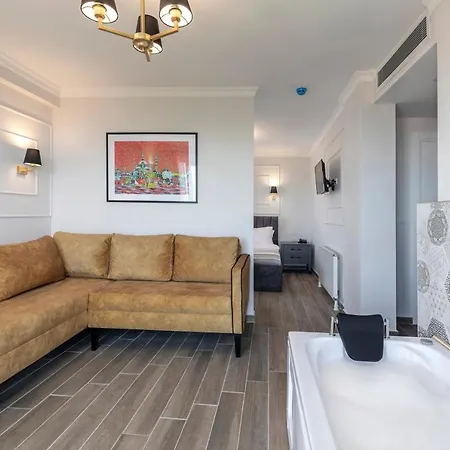 Lagun Castle Hotel&spa Hotel *