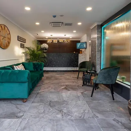 Lagun Castle Hotel&spa Hotel *