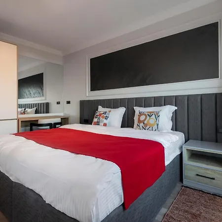 Lagun Castle Hotel&spa *